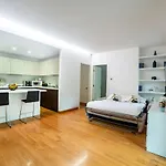 One-bedroom Unit G With Garden * 밀라노